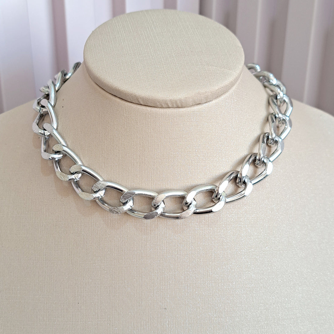 Choker prateada corrente grossa 30 cm